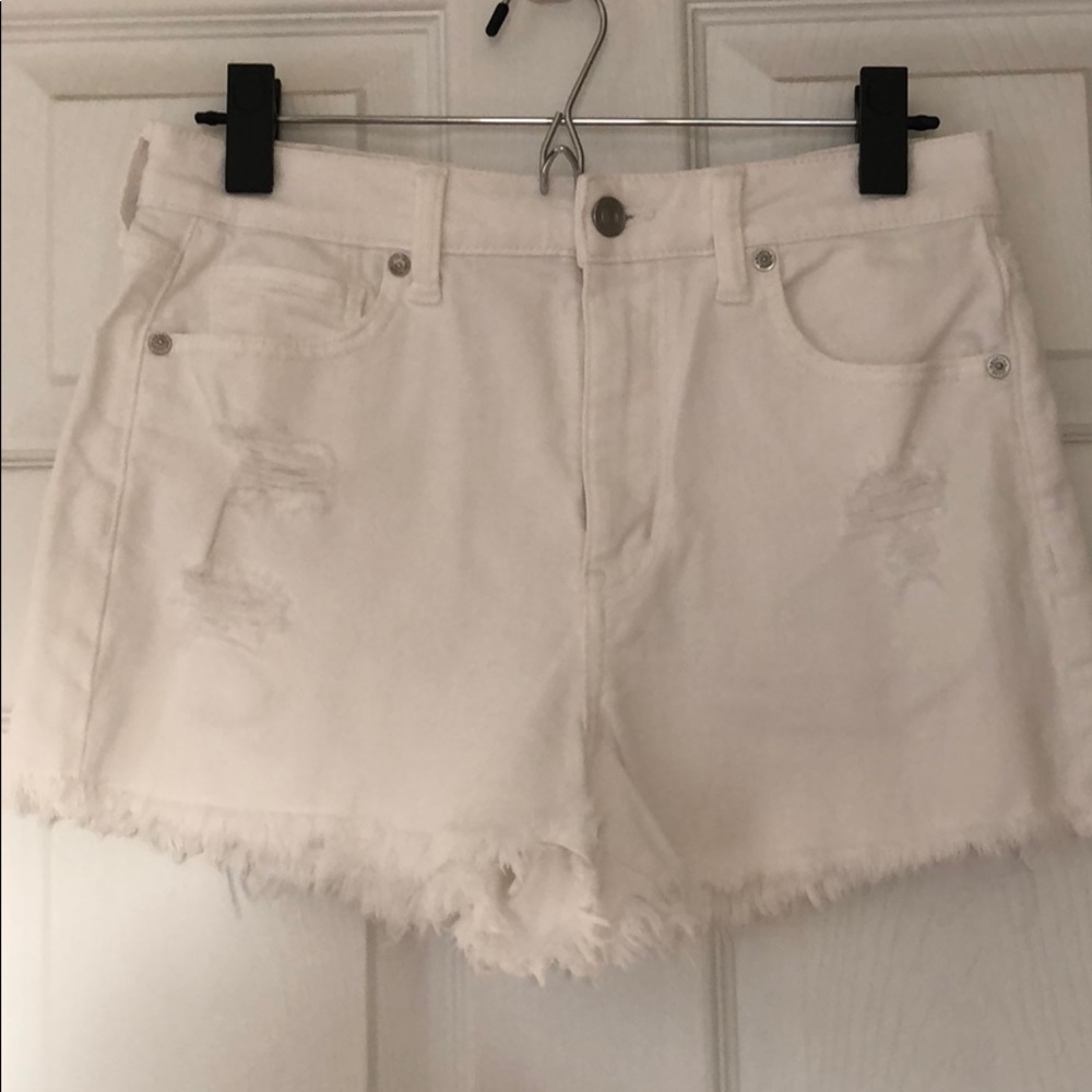 American eagle mom short in white